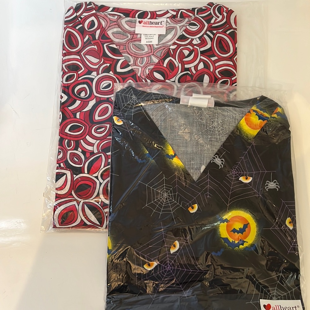 Scrub top bundle - Picture 2 of 3